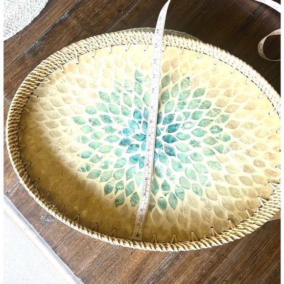 Beautiful Ratan/ Shell Mosaic Serving Tray - Picture 3 of 4